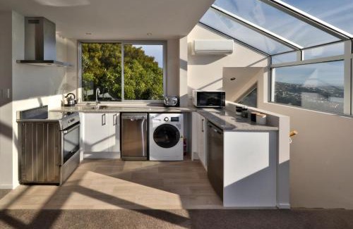 Christchurch Apartment | Winter Escape with Panoramic Views and Total Privacy