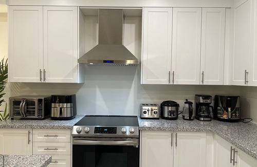 Wasaga Beach House | Winter Getaway in Wasaga Beach, Four Season Fun and Ski nearby Blue Mountain