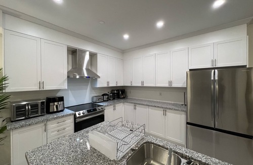 Wasaga Beach House | Winter Getaway in Wasaga Beach, Four Season Fun and Ski nearby Blue Mountain