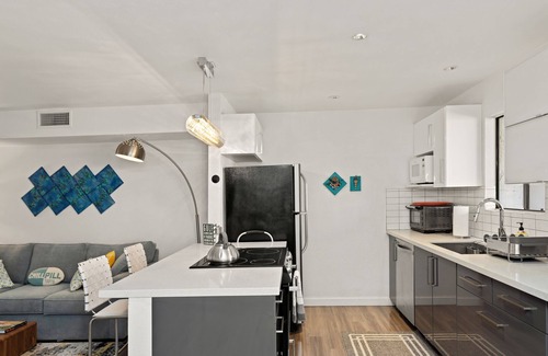 Palm Springs Condo | Winter in Palm Springs. Check out our rates.