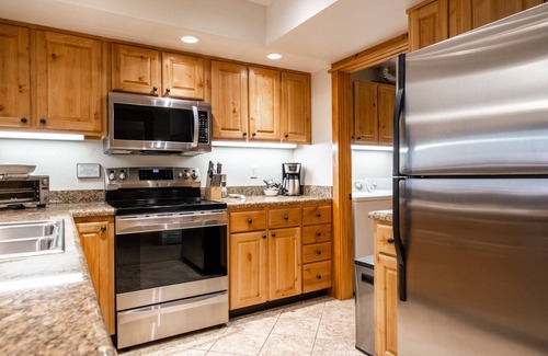 Steamboat Springs Condo | Winter is Coming! Heated Pool-Hot Tub-AC-Gym-Walk to Resort/Town Bus-Elevator-W/D in Unit-Balcony