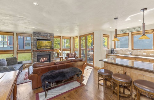 Telluride Condo | WINTER is coming soon book now.