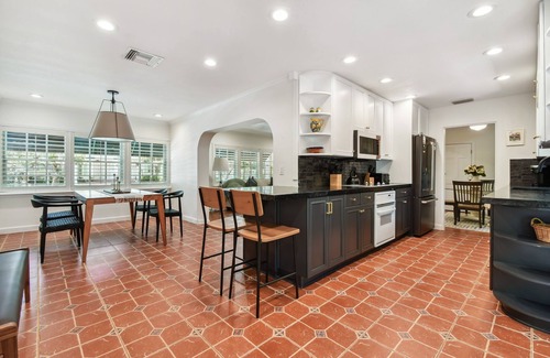 Winter Park House | Winter Park Bungalow & Outdoor Oasis - Rollins College, Park Ave & Fenced Yard