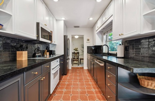 Winter Park House | Winter Park Bungalow & Outdoor Oasis - Rollins College, Park Ave & Fenced Yard