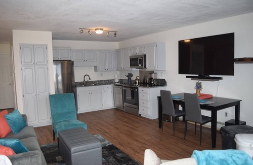Fraser Condo | Winter Park Fraser "Hideout"-Panoramic views, hot tub & short walk to town & bus