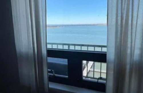 North End Condo | Winter rental, 2 to 5 months,beutiful 7th floor condo unit in premier location