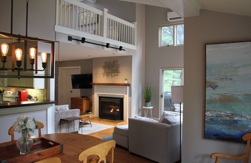 Quechee Condo | WINTER RENTAL - The Fairway House - Bright 3 Master BR