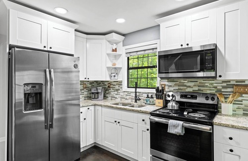 Ellijay Cabin | Winter Retreat, Hot Tub, Fire Pit, 7min to Ellijay. 16min to Blue Ridge