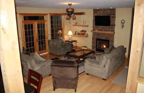 West Dover House | Winter Ski & Snowmobile; 6 bedrooms + Garage