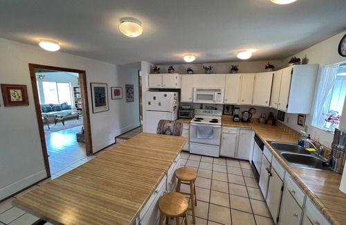 Carbondale House | Winter special! Cozy 4 Bedroom Mountain Retreat