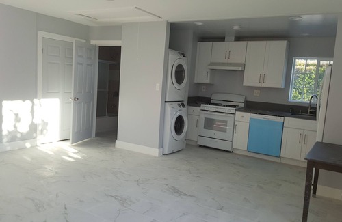West Hills House | winter Special, CUTE STUDIO (GUEST HOUSE)
