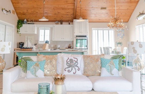 San Luis House | WINTER SPECIAL! Fishing off the dock and minutes to the beach!