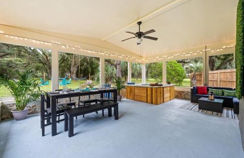 Crystal River House | Winter Special Near Springs Spa Game Room Yard Spa EV