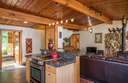 Lopez Island House | Winter Special!New Bookings Free firewood, a bottle of wine, and smoked salmon.