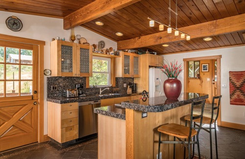 Lopez Island House | Winter Special!New Bookings Free firewood, a bottle of wine, and smoked salmon.