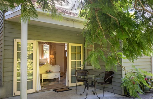 Tilba Tilba Apartment | WINTER SPECIAL @ the Mezzanine cottage Foxglove Open Gardens