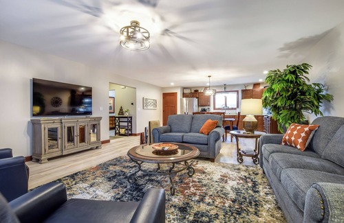 New Glarus House | Winter Special w/Indoor Parking in Unique New Glarus, see details below.