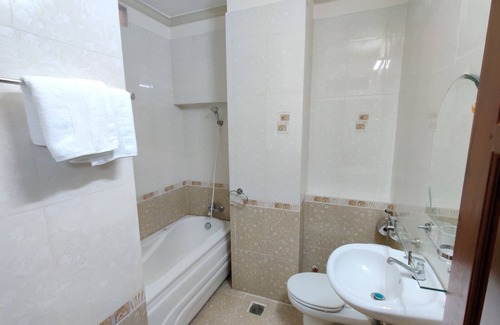 Ninh Kieu House | Winter Spring Homestay Center