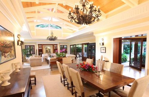 Kailua House | WINTER WHITE HOUSE; PLANTATION ESTATE; BEACHFRONT ON KAILUA BEACH, OAHU