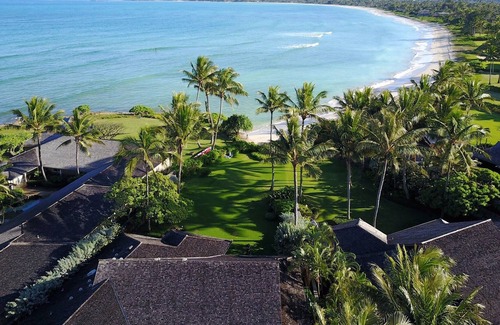 Kailua House | WINTER WHITE HOUSE; PLANTATION ESTATE; BEACHFRONT ON KAILUA BEACH, OAHU