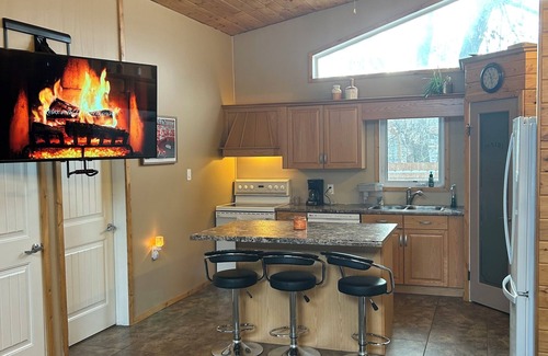 Beaconia Cabin | Winter Wonderland on Gull Lake - 10 km to Lake Winnipeg Access