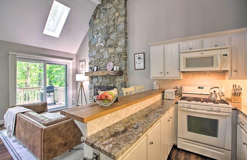 Treeloft Cottage | Wintergreen Resort Home w/2 Decks + Ski Access!