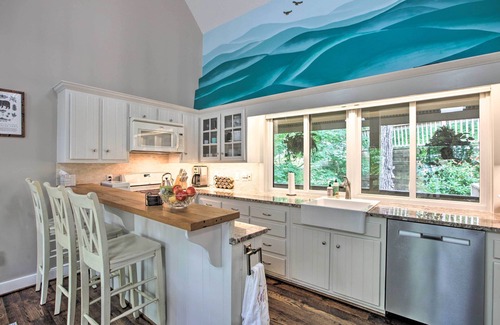 Treeloft Cottage | Wintergreen Resort Home w/2 Decks + Ski Access!
