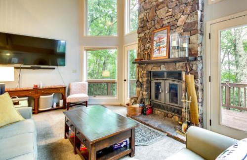 Laurel Ridge House | Wintergreen Resort Home with Deck, 1 Mi to Skiing!