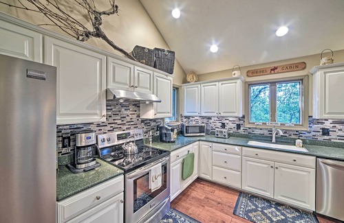 Roseland House | Wintergreen Resort Home w/Deck: Walk to Slopes