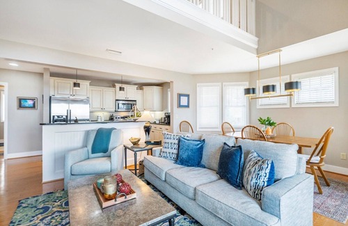 Banner Elk Condo | Wintergreens R1631-Mountain Condo, Mountain View, Gated Resort, Indoor/Outdoor Pools and Hot Tub,.