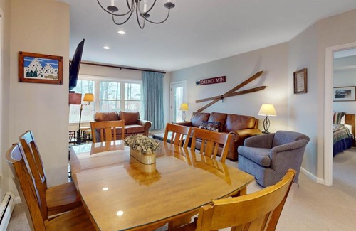 Ludlow Apartment | Winterplace J103