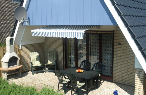 Neufeld House | Winterproof, WLAN, cozy-modern, fenced garden, dogs welcome