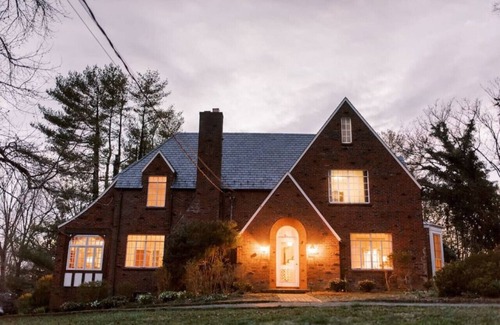 Lynchburg House | Winton Place | OPEN Private Pool +Tennis Court