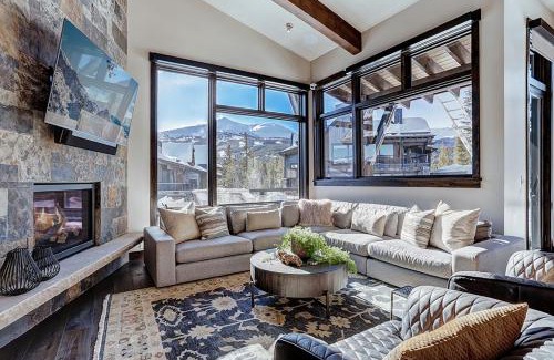 Woodmoor House | Wintours Leap Townhome Townhouse