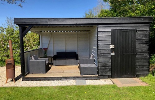 Hippolytushoef House | Wiringherlant by Interhome