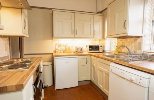Port Sunlight House | Wirral Retreat | Cosy Cottage Near Port Sunlight