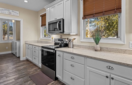 Colonial Beach House | Wirt Every Penny ~ A Quick Walk to The Beach with Beautiful Views of The River