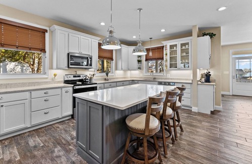Colonial Beach House | Wirt Every Penny - 3-Bed Cottage by the River