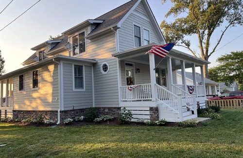 Colonial Beach House | Wirt Every Penny - 3-Bed Cottage by the River