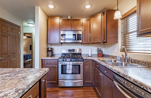 Merrill House | Wisconsin River Retreat, south of Tomahawk, 35 min to Granite Peak, King Bed!