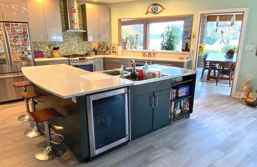 Norfolk - Virginia Beach House | Wiseacre MidCentury Lake Estate, Near Bay & Ocean
