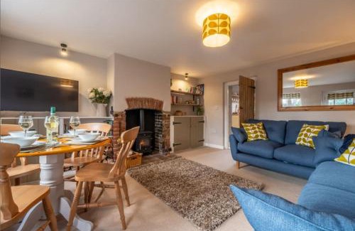 North Creake House | Wishing Well Cottage