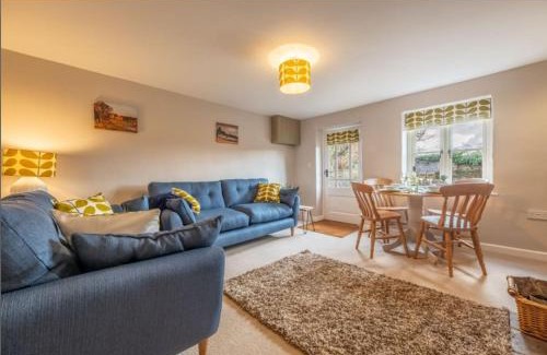 North Creake House | Wishing Well Cottage