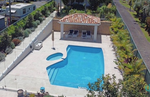 Brightwaters House | WishStay Waterfront Luxury Retreat,- private pool