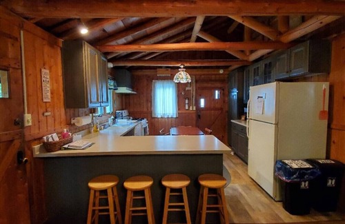 Rowleys Bay Cabin | Wismar Cabin- Private Beach