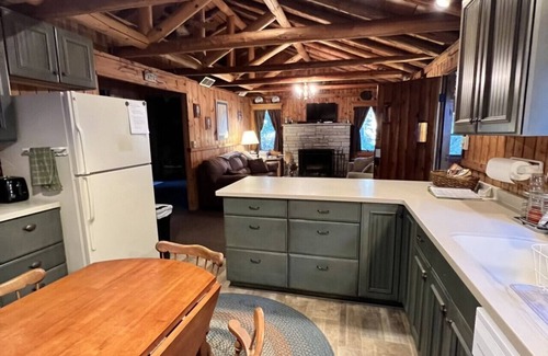 Rowleys Bay Cabin | Wismar Cabin- Private Beach