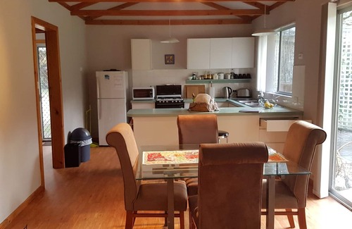 Deepdene Cottage | Wisteria Cottage Augusta