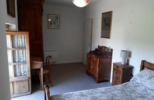 Les Adjots House | Wisteria Cottage