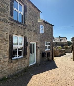 Eyam House | Wisteria Cottage
