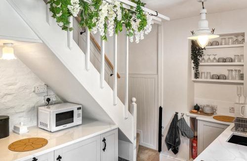 Harrogate House | Wisteria Cottage